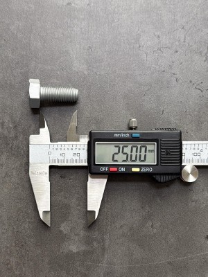 Болт М10х25х1,25 ГОСТ 7798-70 класс прочности 10.9 оцинкованный