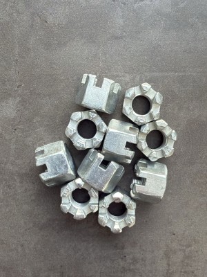 Гайка М14 корончатая