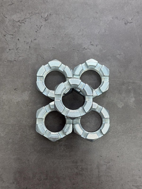 Гайка корончатая низкая М27х1,5 S-41 Н-20