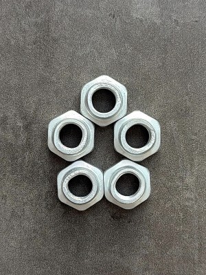 Гайка самоконтрящаяся М10х1,25 Белзан, класс прочности 10, в цинке.