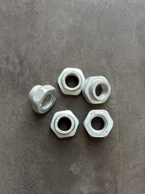 Гайка самоконтрящаяся М12х1,25 Белзан класс прочности 10, в цинке.