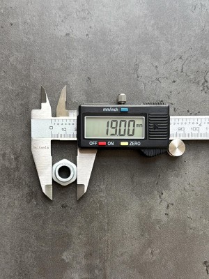 Гайка самоконтрящаяся М12х1,25 Белзан класс прочности 10, в цинке.