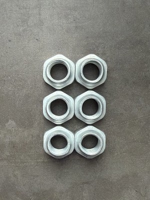 Гайка самоконтрящаяся М14х1,5 Белзан класс прочности 10, в цинке.