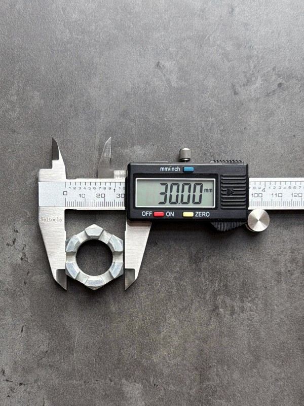 Гайка корончатая, прорезная низкая М20х1,5 DIN 937