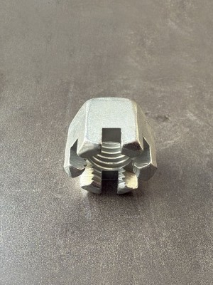 Гайка М8 прорезная