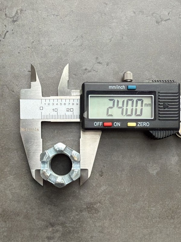 Гайка корончатая, прорезная М16х2 DIN 937