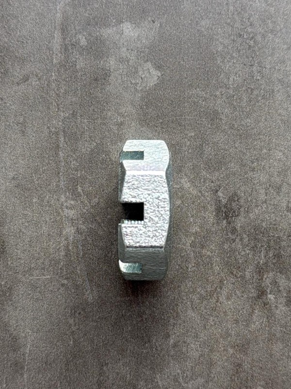 Гайка корончатая, прорезная низкая М27 ГОСТ 5933-73 класс прочности 8