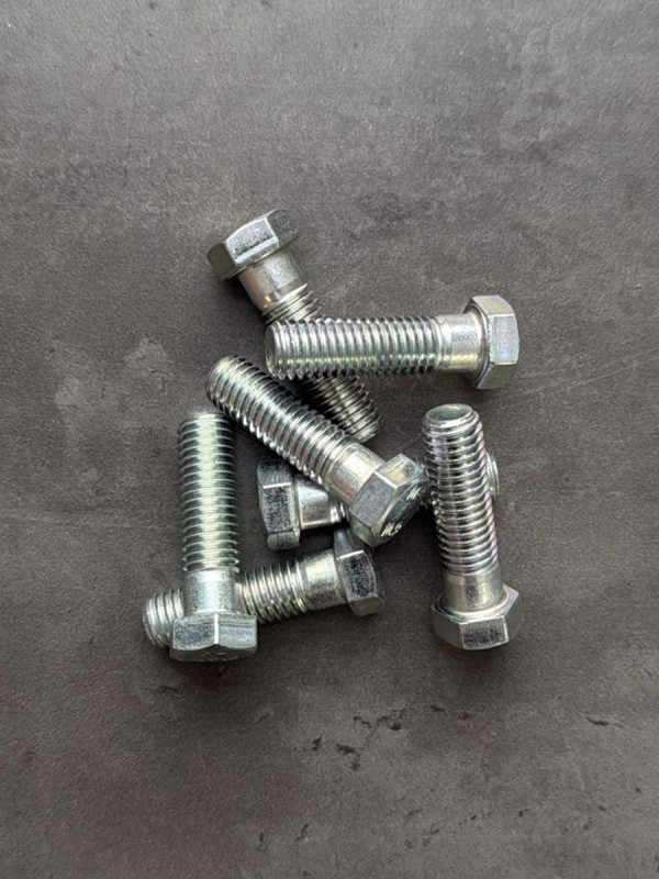 Болт с уменьшенной головкой М10х35 ГОСТ 7796-70 кл. пр. 10.9 оц.