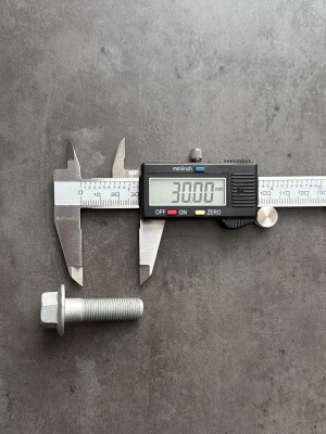 Болт фланцевый М12х40х1,25 8.8 оц. DIN 6921 без насечек