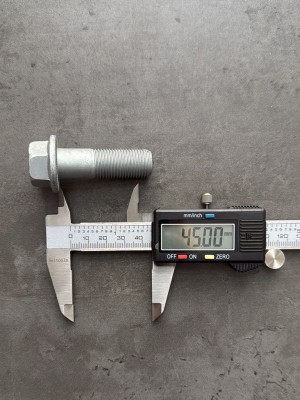 Болт рамный М16х45х1,5 фланцевый с насечками, КП 10.9 оц., (длина резьбы 30 мм.)