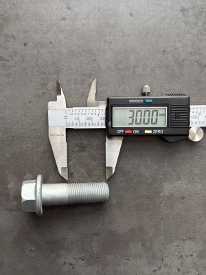 Болт рамный М16х45х1,5 фланцевый с насечками, КП 10.9 оц., (длина резьбы 30 мм.)