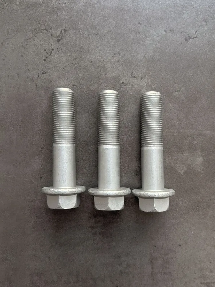 Болт фланцевый М16х70х1,5 10.9 оц. DIN 6921 без насечек