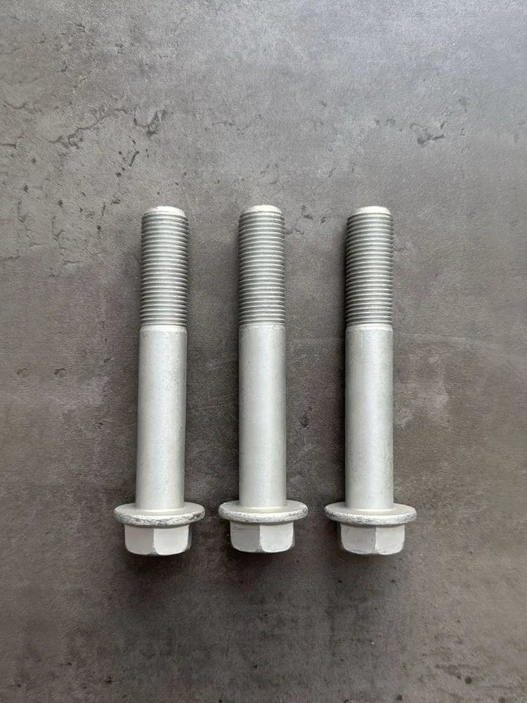 Болт фланцевый М16х110х1,5 10.9 оц. DIN 6921 без насечек