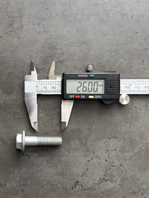 Болт фланцевый М10х55х1,25 8.8 оц. DIN 6921 без насечек