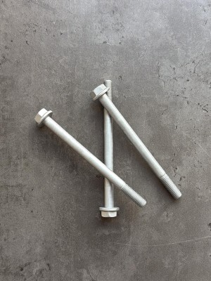 Болт фланцевый М8х110 8.8 оц. DIN 6921 без насечек