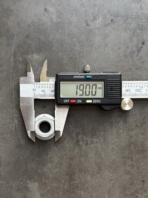 Гайка с фланцем М12х1,25 DIN 6923 КП 10, высокопрочная, фланцевая с насечками