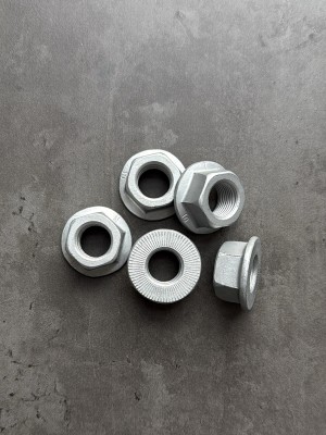 Гайка с фланцем М16х1,5 DIN 6923 КП 10, высокопрочная, фланцевая с насечками, оц.