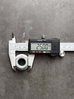 Гайка с фланцем М16х1,5 DIN 6923 КП 10, высокопрочная, фланцевая с насечками, оц.